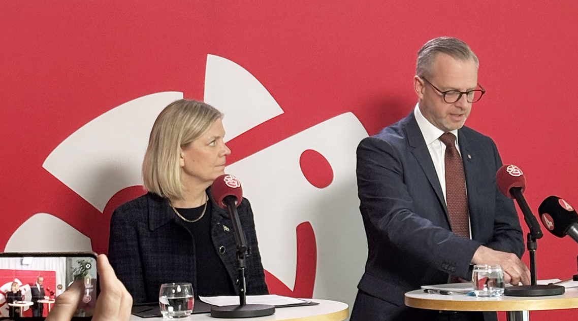 S kräver sänkt skatt på bensin och diesel