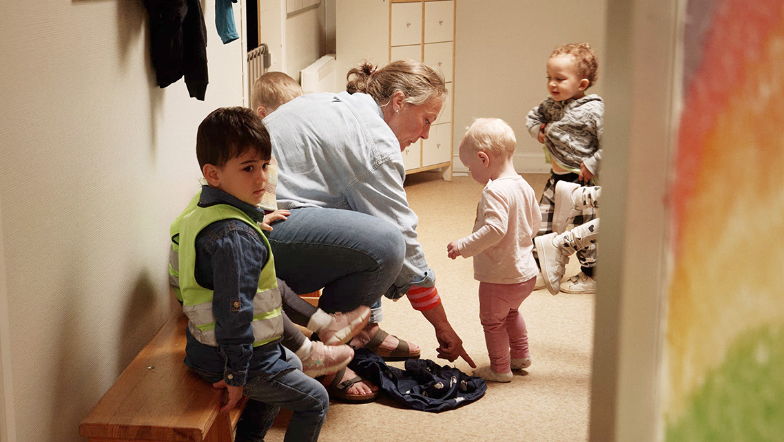 Omsorgsarbete i fokus i ny fotoutställning